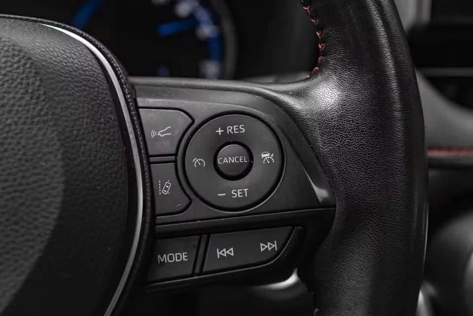 Toyota RAV4 PHEV AWD Executive - image 21