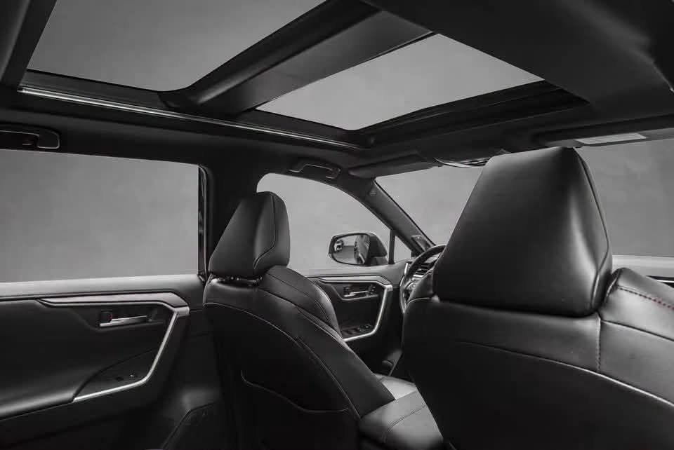 Toyota RAV4 PHEV AWD Executive - image 37