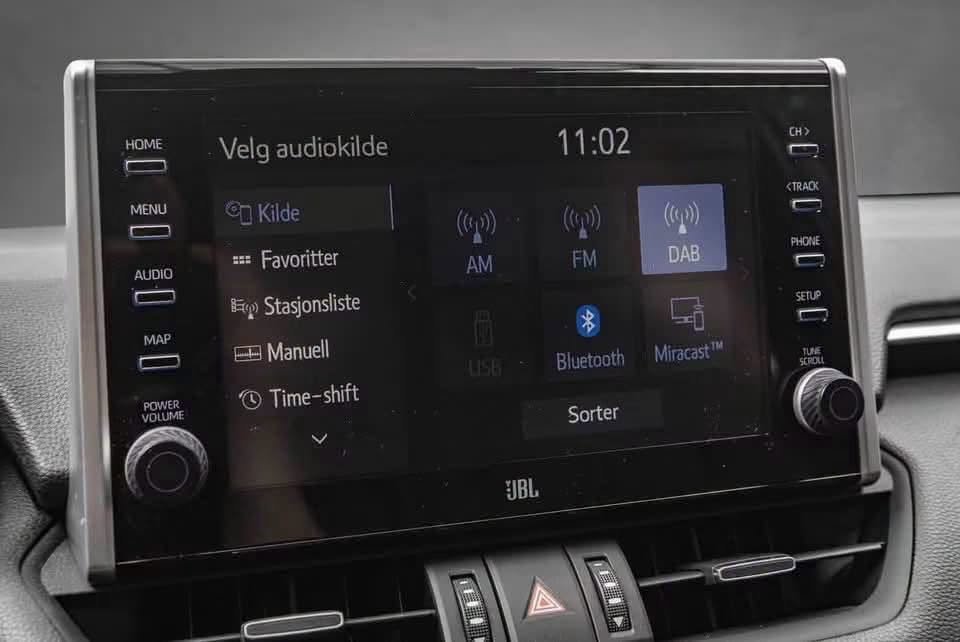 Toyota RAV4 PHEV AWD Executive - image 2