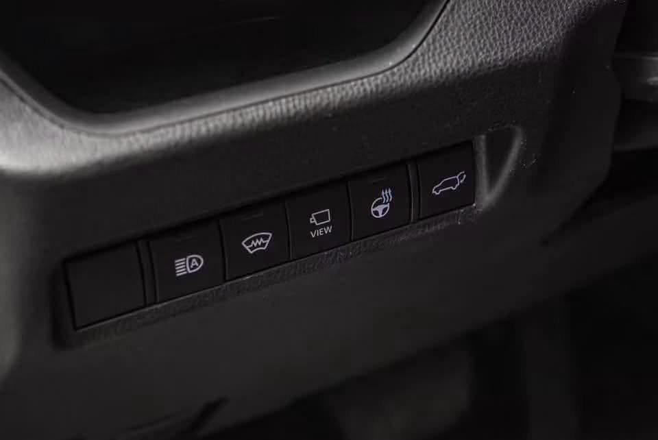 Toyota RAV4 PHEV AWD Executive - image 4