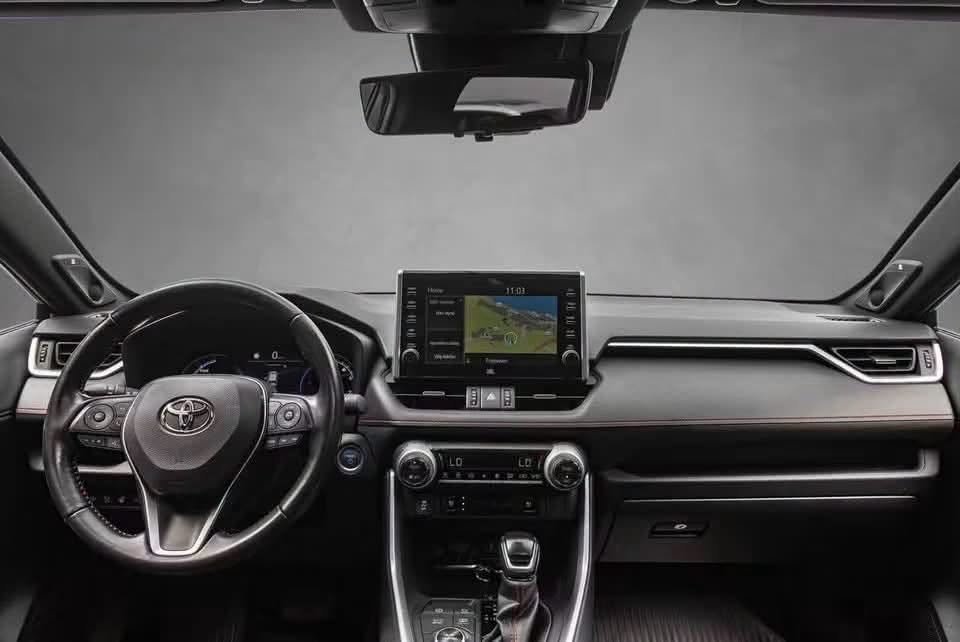 Toyota RAV4 PHEV AWD Executive - image 9