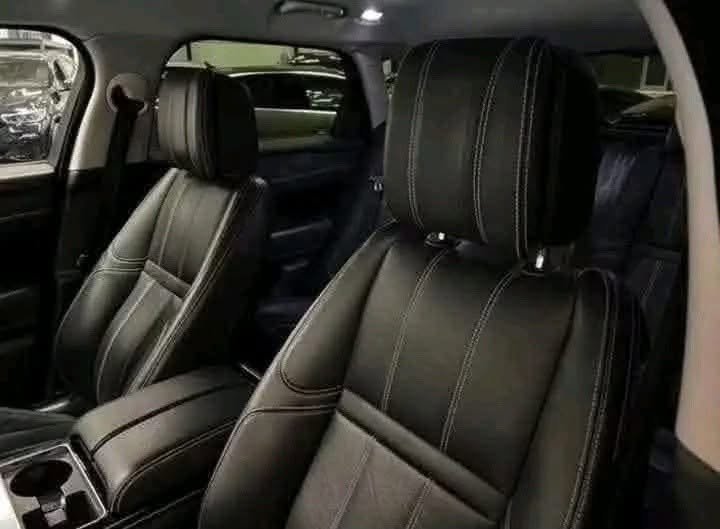 Range Rover Velar P 300 - image 2