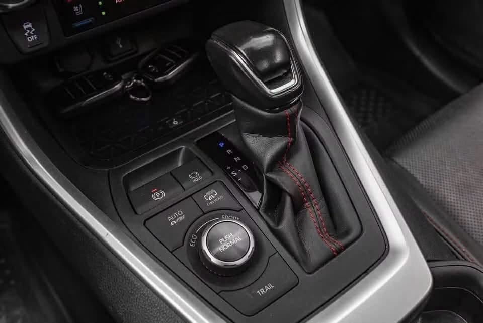 Toyota RAV4 PHEV AWD Executive - image 18