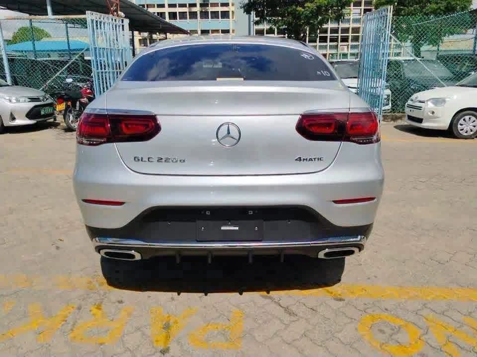Mercedes-Benz GLC 220d 4MATIC - image 12
