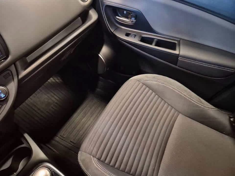 Toyota Yaris Hybride - image 4