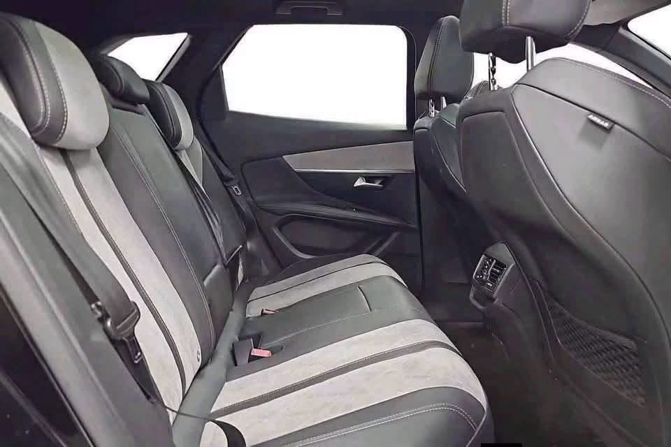 Peugeot 3008 GT Line Hybride Plug-in - image 14