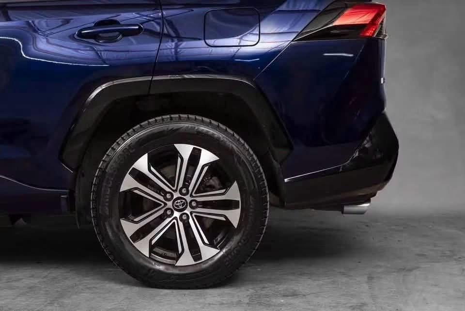Toyota RAV4 PHEV AWD Executive - image 30