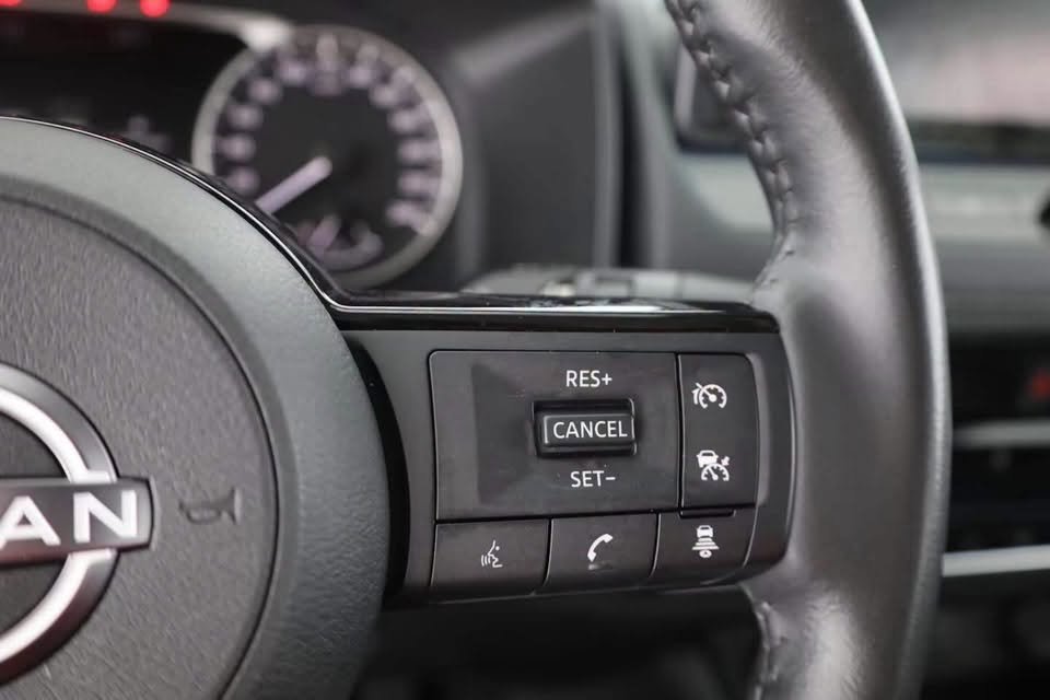 Nissan X-Trail Acenta - image 4