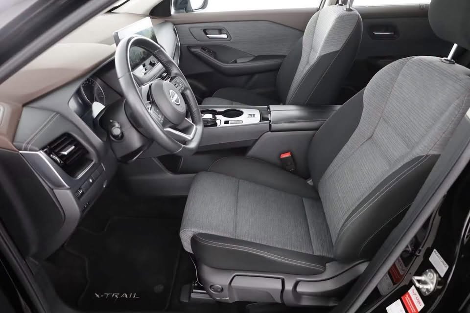 Nissan X-Trail Acenta - image 6