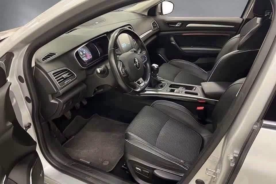Renault Mégane E-Tech L1 - image 9