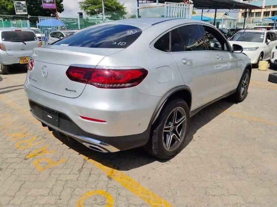 Mercedes-Benz GLC 220d 4MATIC - image 14