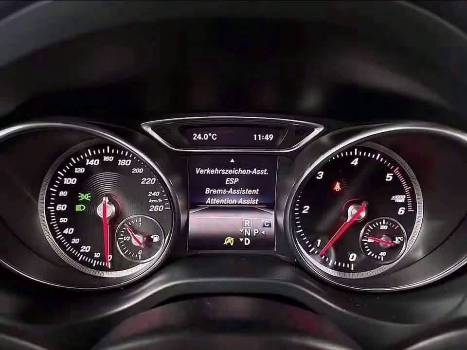 Mercedes-Benz CLA 220 d Shooting Brake AMG Line - image 29