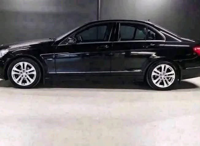 Mercedes-Benz C200 CDI Avantgarde - image 2