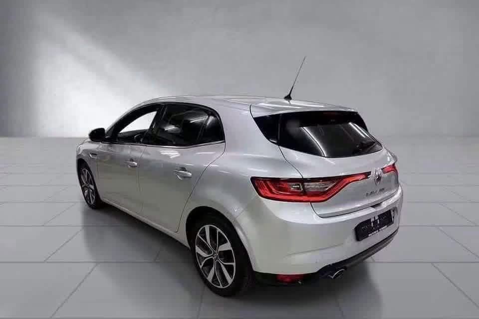 Renault Mégane E-Tech L1 - image 11