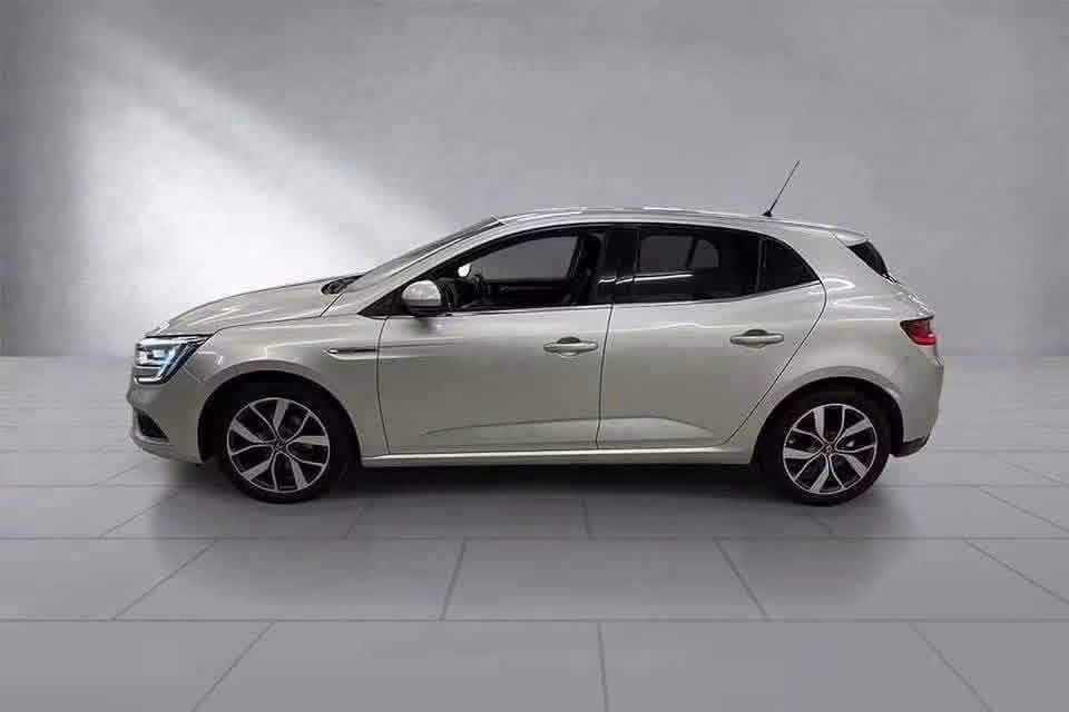 Renault Mégane E-Tech L1 - image 12