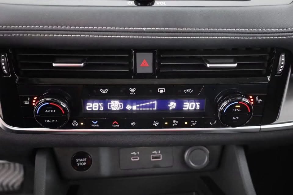 Nissan X-Trail Acenta - image 28