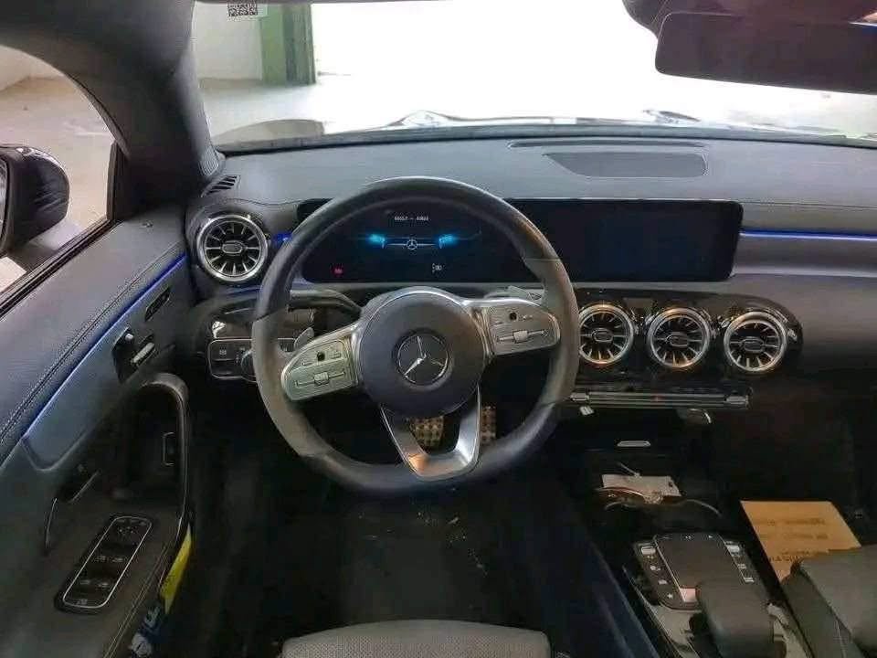 Mercedes-Benz CLA 220 d AMG Line - image 13