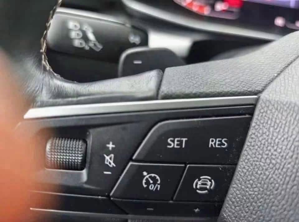 SEAT Leon 1.5 eTSI - image 14