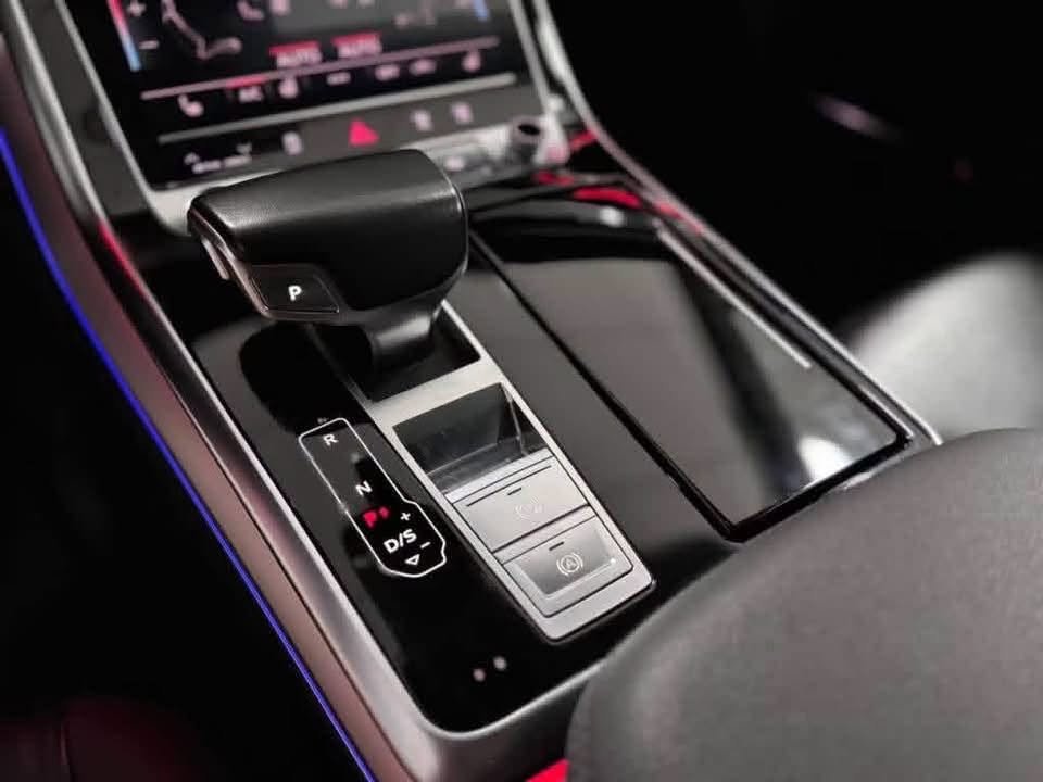 Audi Q8 50 TDI quattro - image 10