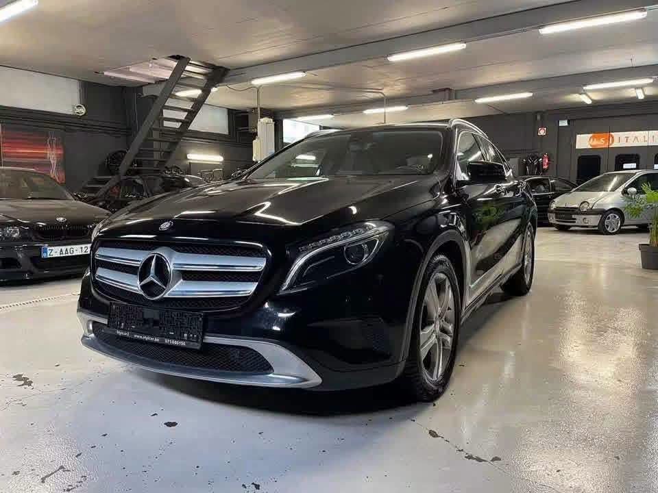 Mercedes GLA 200 - image 3