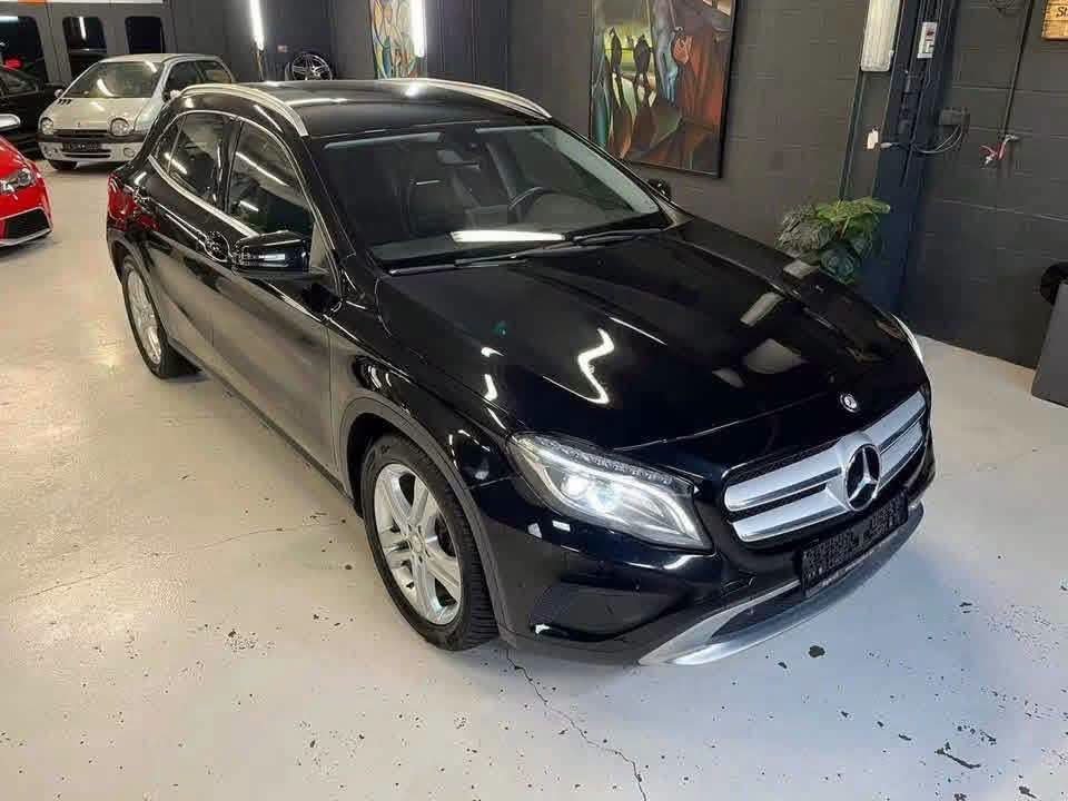 Mercedes GLA 200 - image 4