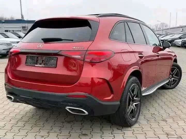 Mercedes-Benz GLC 300 e AMG Line 4MATIC - image 7