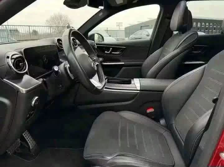 Mercedes-Benz GLC 300 e AMG Line 4MATIC - image 10