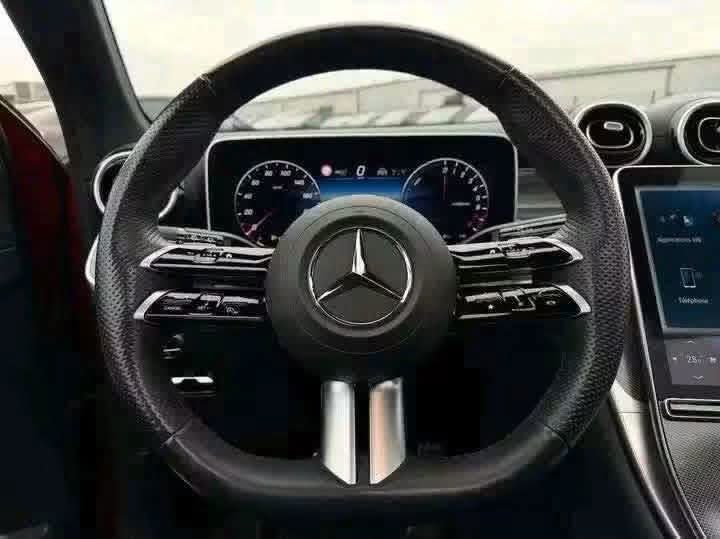 Mercedes-Benz GLC 300 e AMG Line 4MATIC - image 11