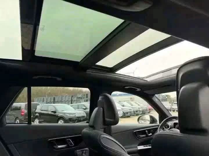 Mercedes-Benz GLC 300 e AMG Line 4MATIC - image 12