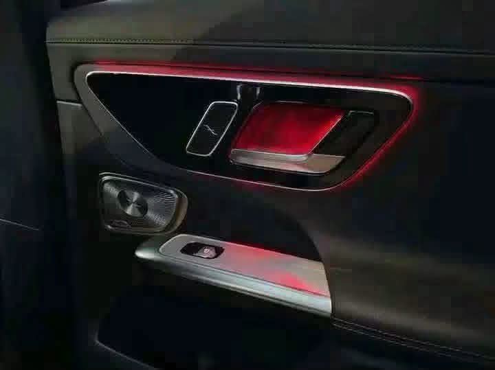 Mercedes-Benz GLC 300 e AMG Line 4MATIC - image 19