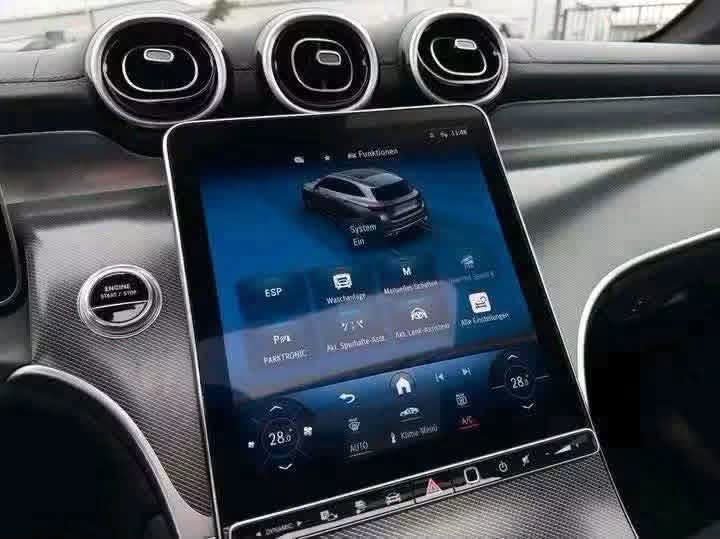 Mercedes-Benz GLC 300 e AMG Line 4MATIC - image 22