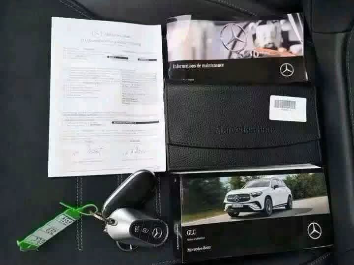 Mercedes-Benz GLC 300 e AMG Line 4MATIC - image 33