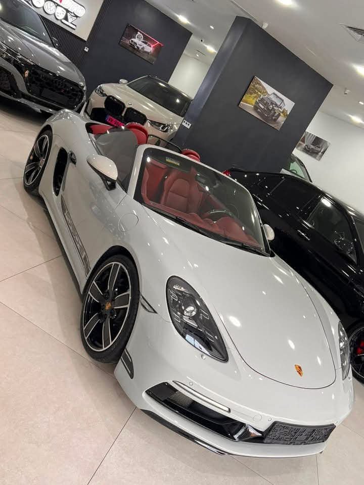 Porsche Boxster - image 2