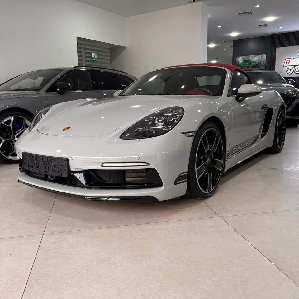 Porsche Boxster - image 3