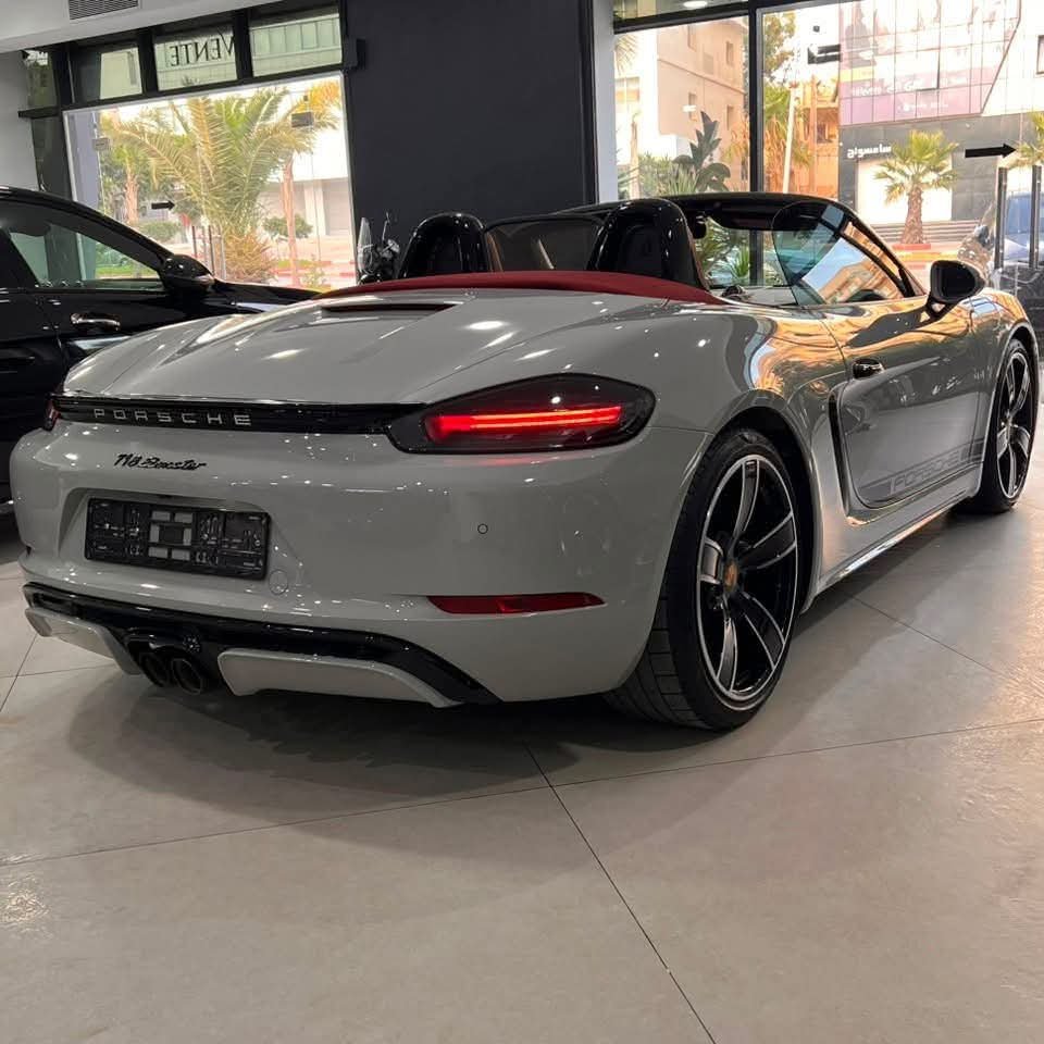 Porsche Boxster - image 6
