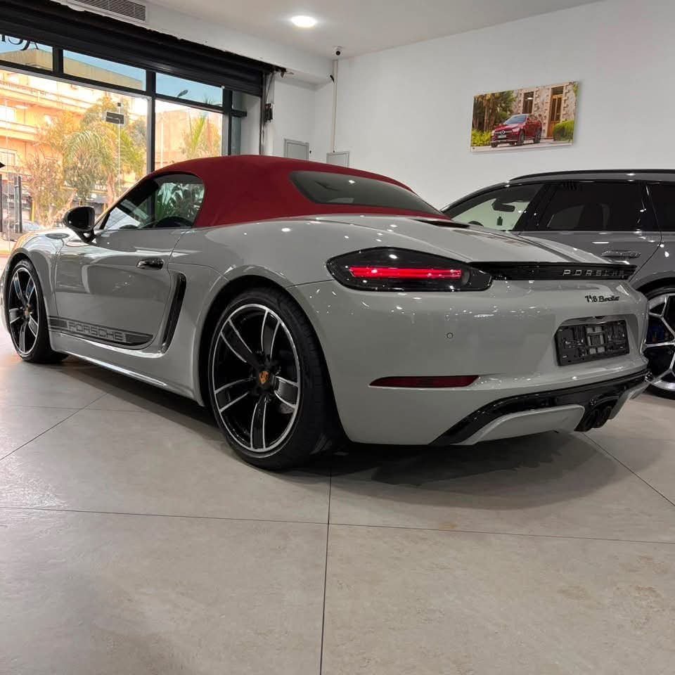 Porsche Boxster - image 10