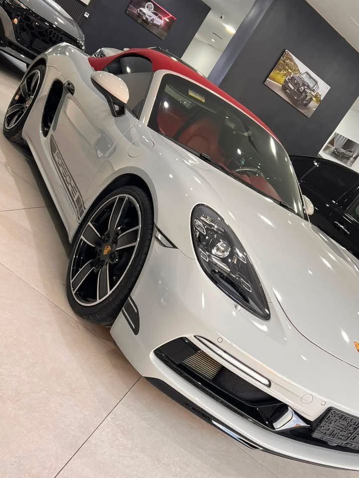 Porsche Boxster - image 11