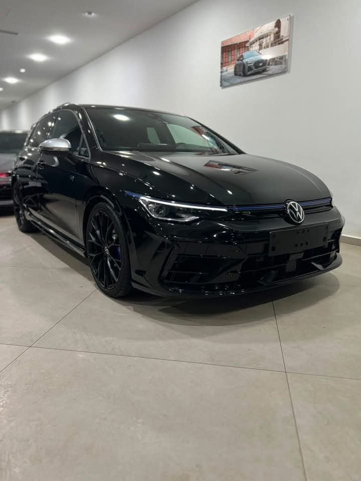 Volkswagen Golf R — 2025