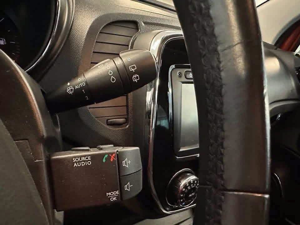 Renault Captur — 2016 - image 11