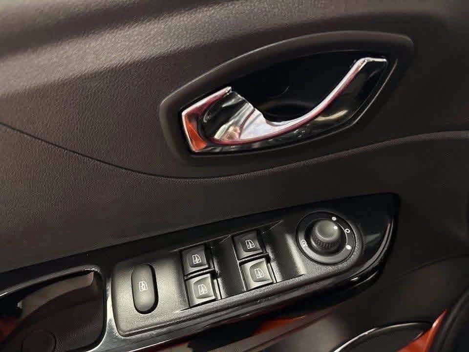 Renault Captur — 2016 - image 24