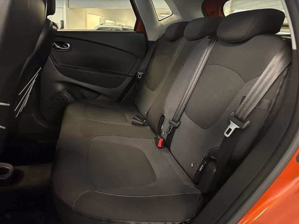 Renault Captur — 2016 - image 25