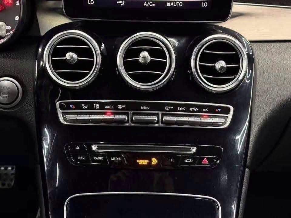 Mercedes-Benz GLC 250 d Coupé 4MATIC AMG - image 24