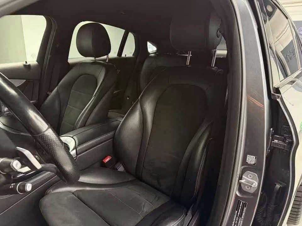 Mercedes-Benz GLC 250 d Coupé 4MATIC AMG - image 25
