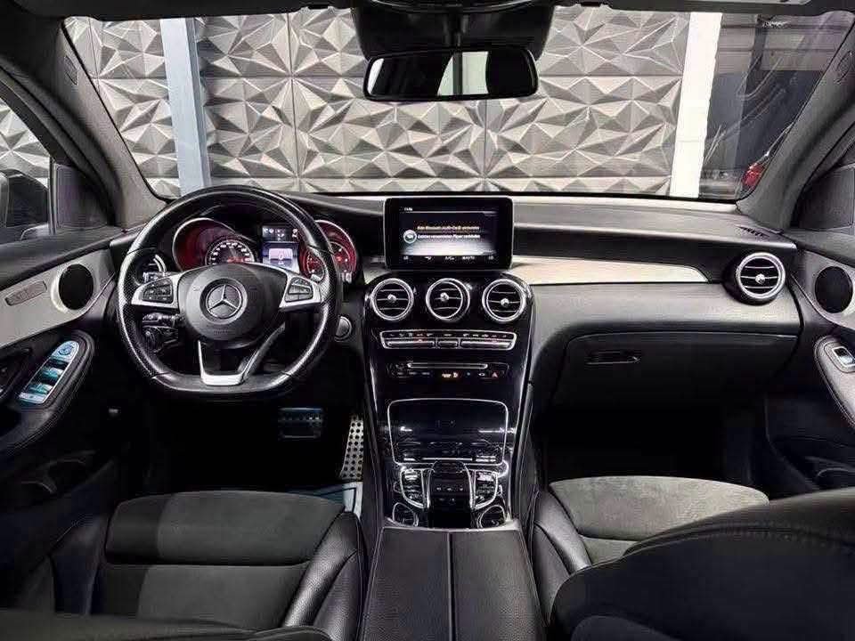 Mercedes-Benz GLC 250 d Coupé 4MATIC AMG - image 26