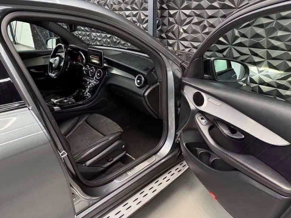 Mercedes-Benz GLC 250 d Coupé 4MATIC AMG - image 39