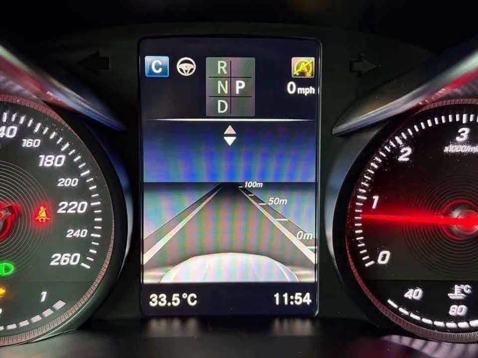 Mercedes-Benz GLC 250 d Coupé 4MATIC AMG - image 40