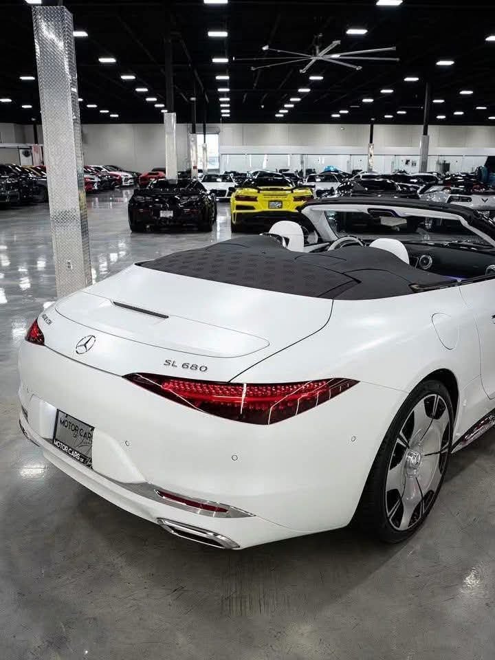 Mercedes-Maybach SL 680 Monogram Series - image 9