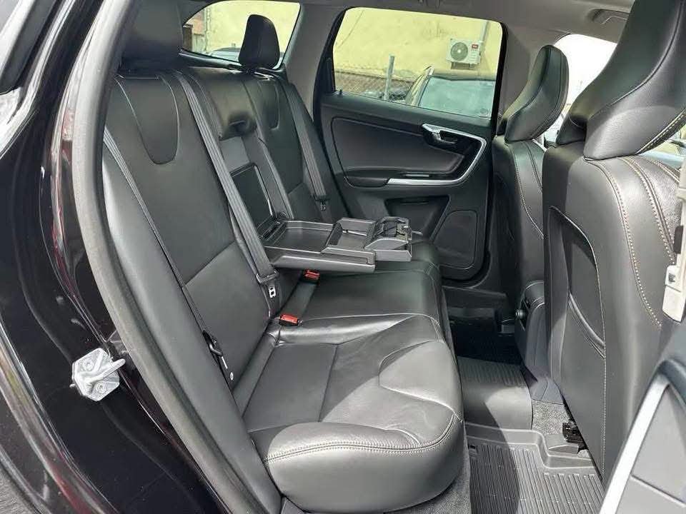 Volvo XC60 Summum AWD - image 14