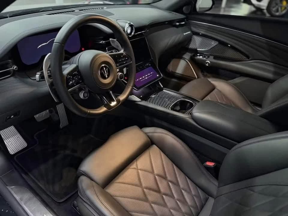 Maserati GranTurismo Modena - image 7
