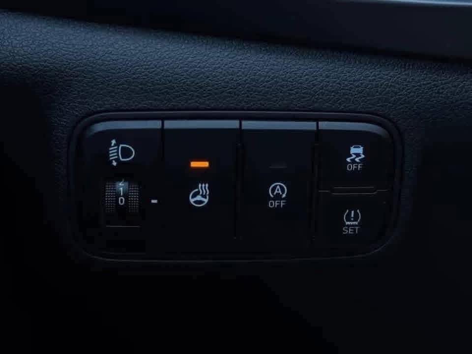 Hyundai i20 Intro Edition - image 25
